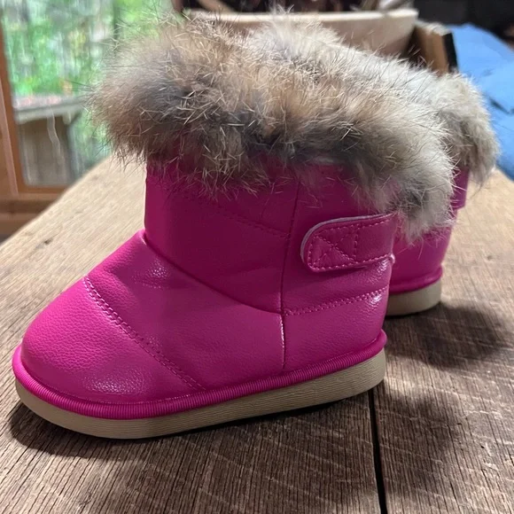 Hot Pink w/ faux fur girl's boots - Picture 4 of 4